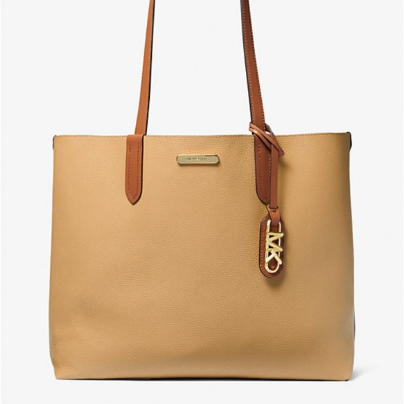 Michael Kors Eliza Extra-Large Pebbled Leather Reversible Tote Bag - Picture 2 of 6